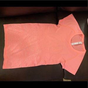 Lululemon size 4 shirt